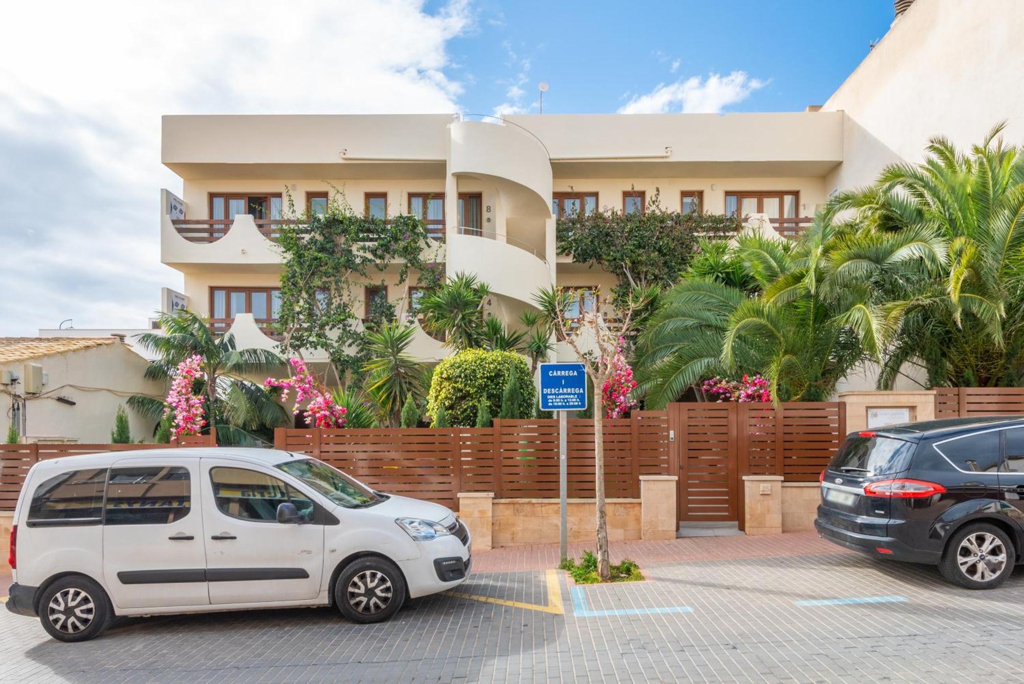 קולוניה סנט ג'ורדי Apartamentos Estanques מראה חיצוני תמונה