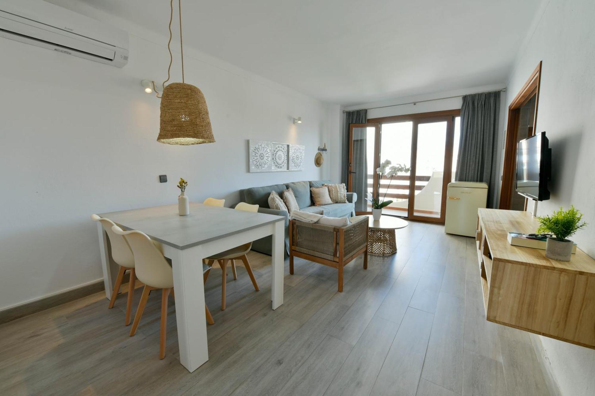 קולוניה סנט ג'ורדי Apartamentos Estanques מראה חיצוני תמונה