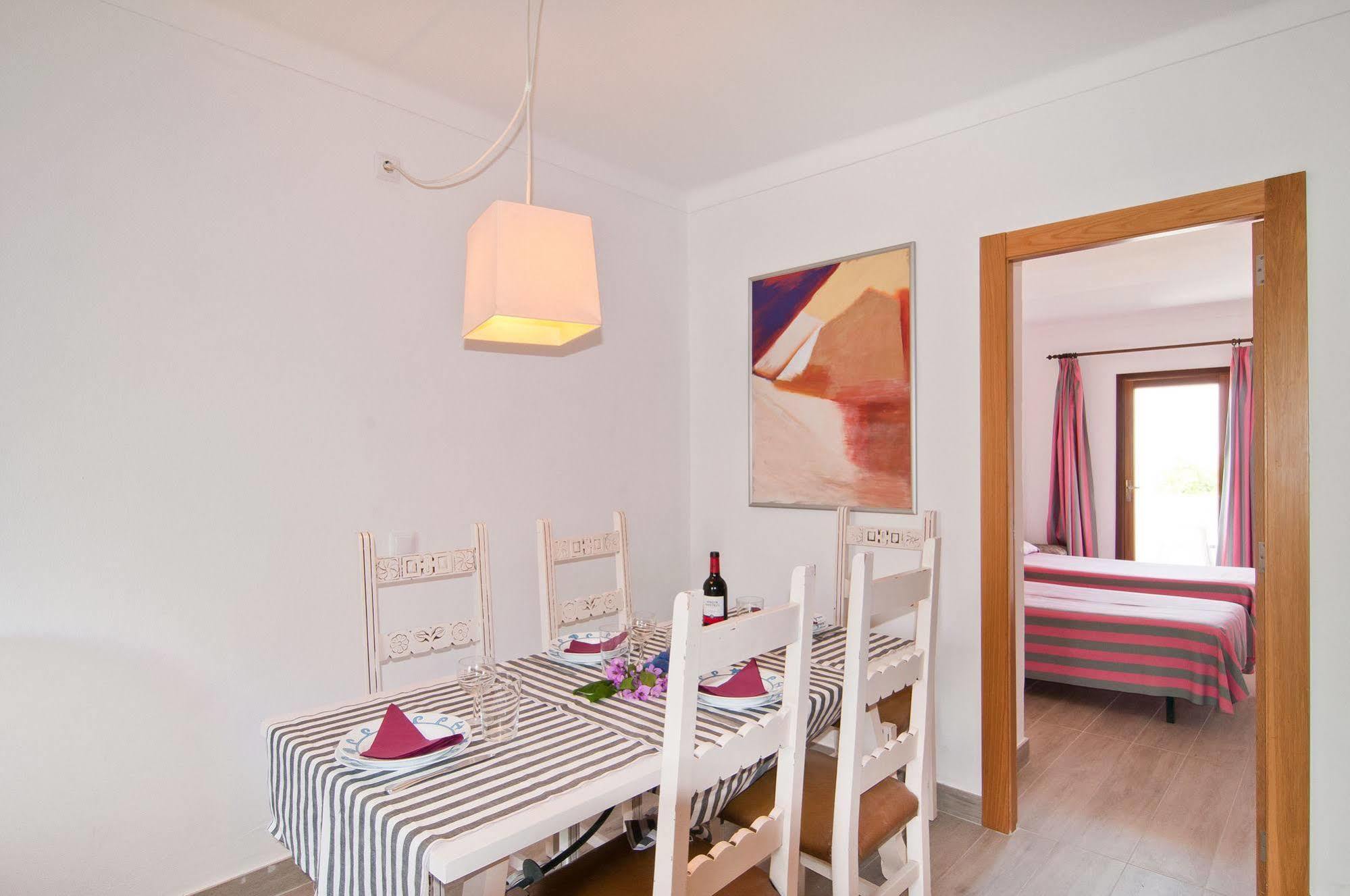 קולוניה סנט ג'ורדי Apartamentos Estanques מראה חיצוני תמונה
