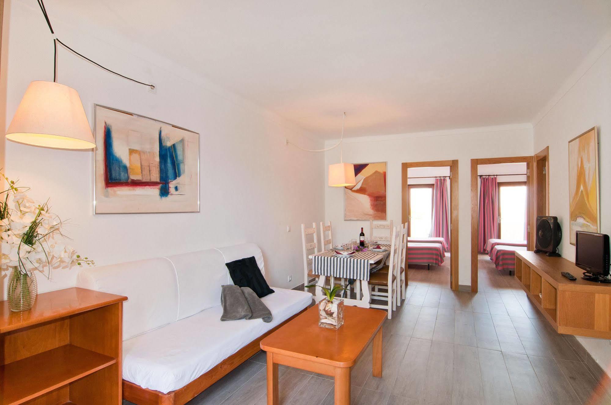 קולוניה סנט ג'ורדי Apartamentos Estanques מראה חיצוני תמונה